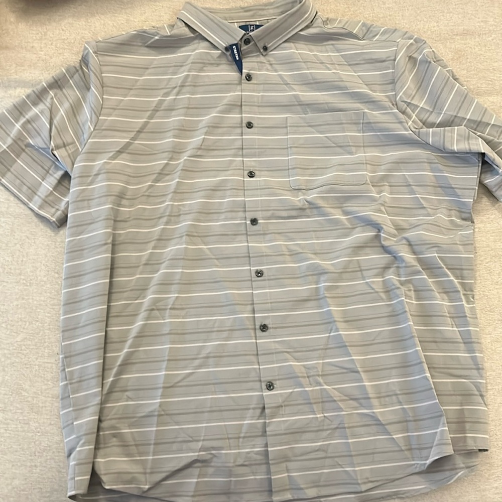 3XL Grey and White Button Up Short Sleeve Shirt